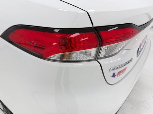Used 2024 Toyota Corolla LE FWD image 36
