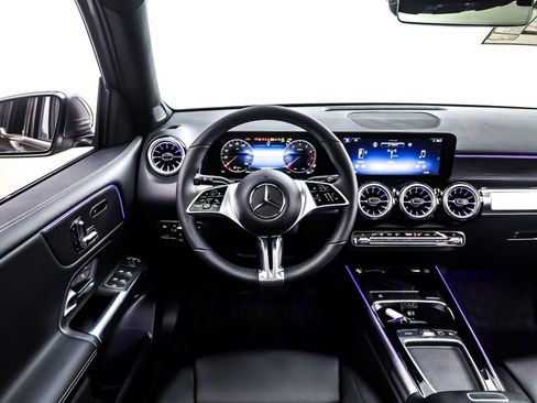 New 2026 Mercedes-Benz GLB 250 image 4