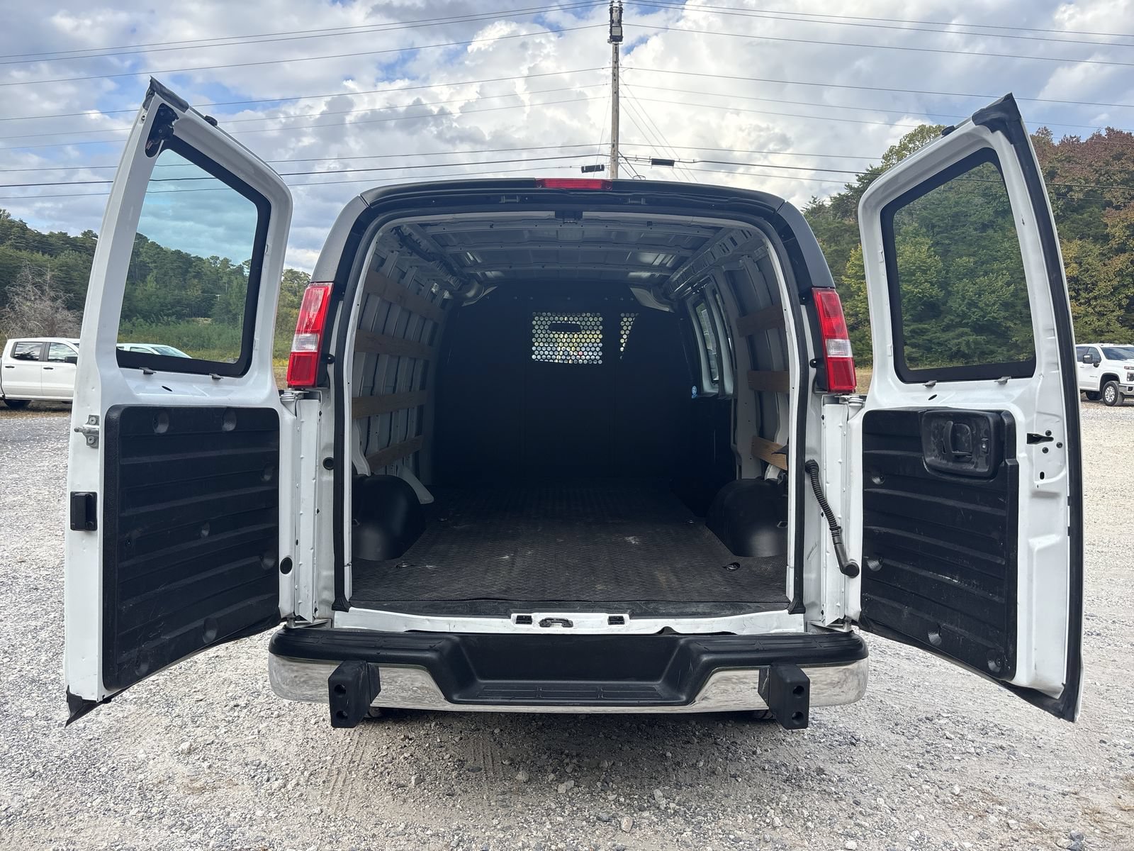 Used 2025 GMC Savana 2500 w/ Driver Convenience Package RWD image 25