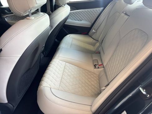 Used 2025 Genesis G70 3.3T Advanced image 14