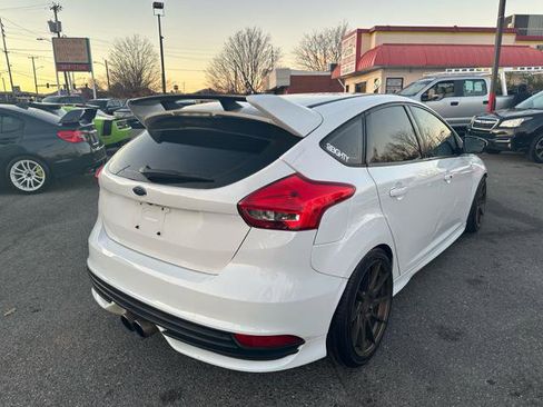Used 2018 Ford Focus ST image 5