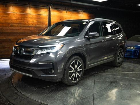 Used 2021 Honda Pilot Touring image 2