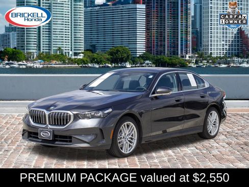 Used 2024 BMW 530i RWD image 1