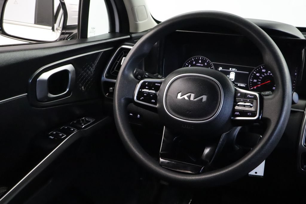 Used 2023 Kia Sorento LX FWD image 27