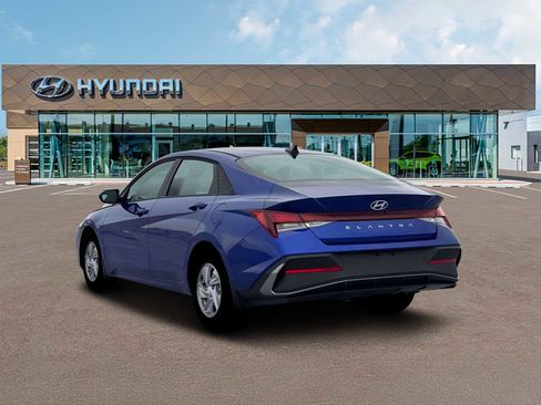 New 2026 Hyundai Elantra SE image 5