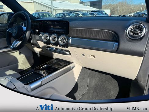 Used 2026 Mercedes-Benz GLB 250 4MATIC image 30