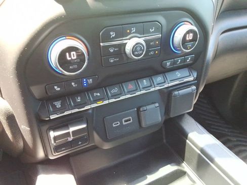 Used 2022 Chevrolet Silverado 2500 LTZ w/ LTZ Plus Package AWD/4WD image 34