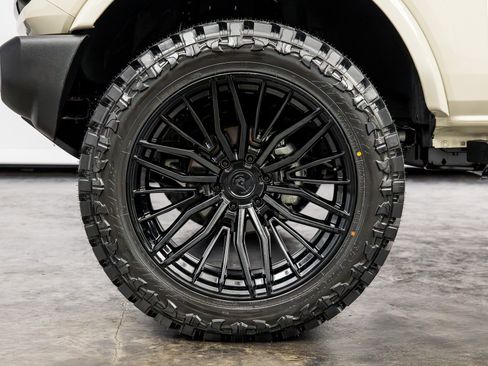 Used 2025 Ford Bronco Big Bend AWD/4WD image 11