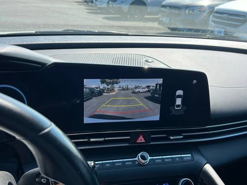 Used 2021 Hyundai Elantra Limited FWD image 24