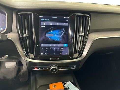 Used 2024 Volvo S60 B5 Core image 20