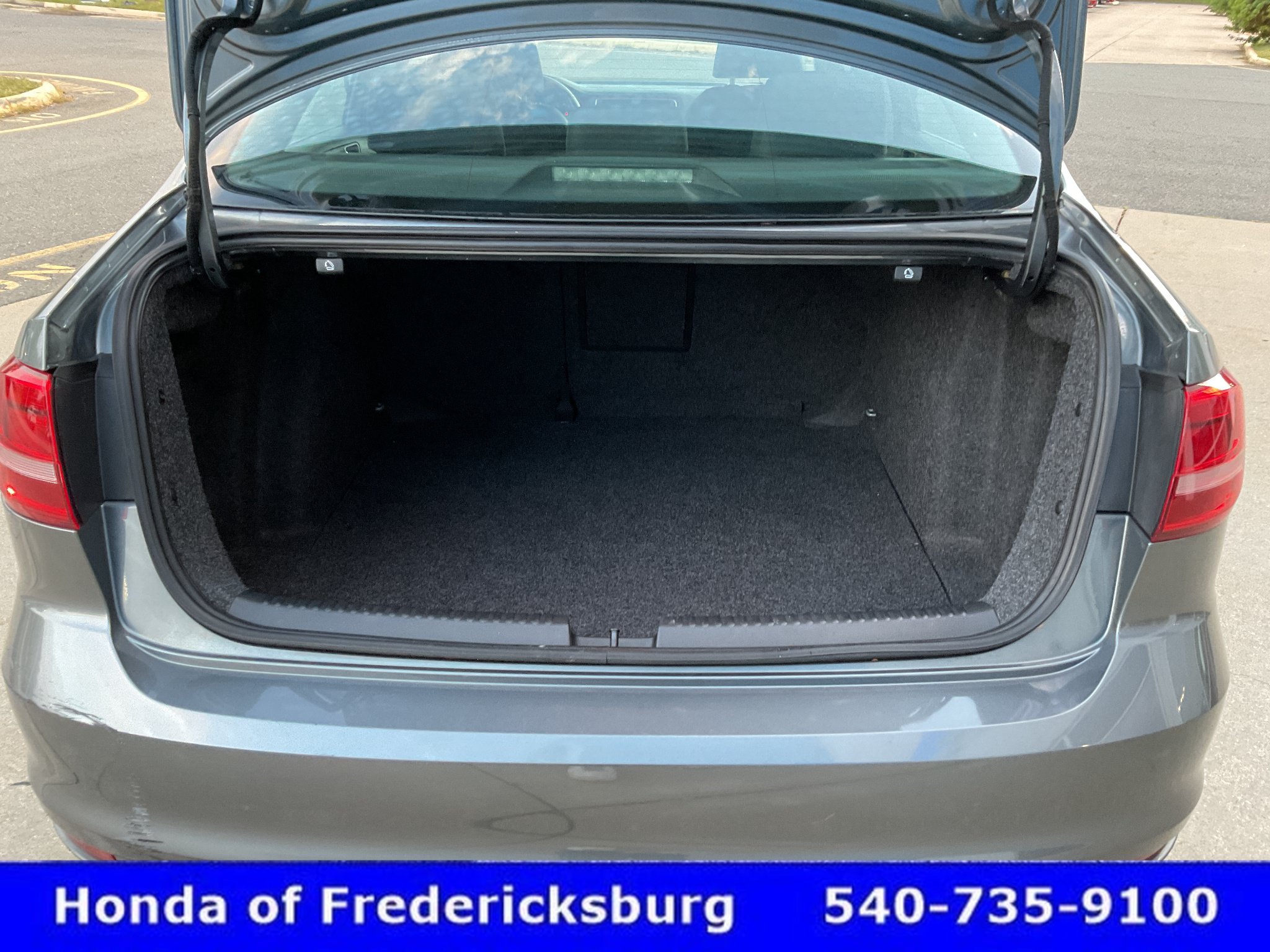 Used 2015 Volkswagen Jetta SE FWD image 21