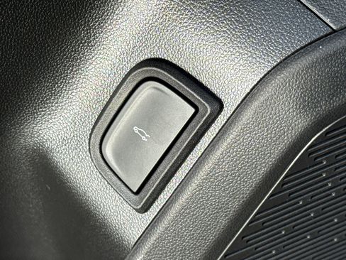 New 2026 GMC Terrain Denali w/ LPO, Black Badging Package image 27