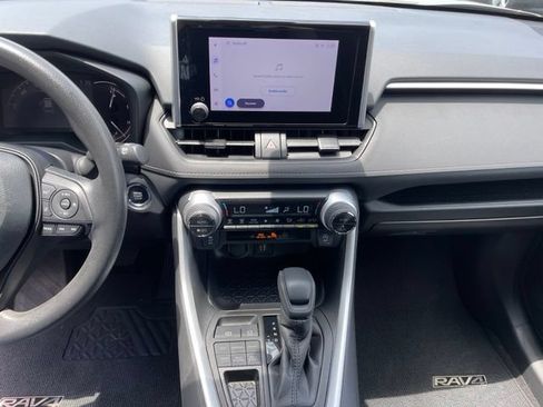 Used 2024 Toyota RAV4 XLE AWD/4WD image 6