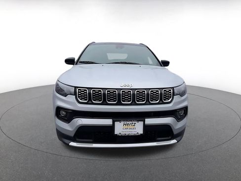 Used 2025 Jeep Compass Limited AWD/4WD image 4
