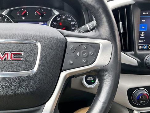 Used 2022 GMC Terrain SLT w/ Tech Package image 15