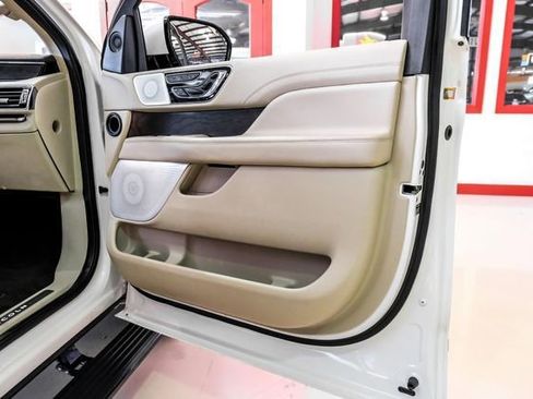 Used 2021 Lincoln Navigator L Reserve image 40