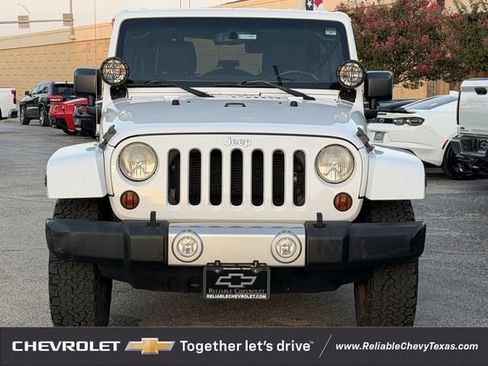 Used 2013 Jeep Wrangler Unlimited Sahara AWD/4WD image 3