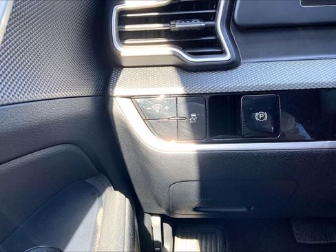 Used 2023 Kia Sportage LX AWD/4WD image 70