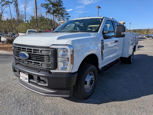 New 2025 Ford F350 XL image 8