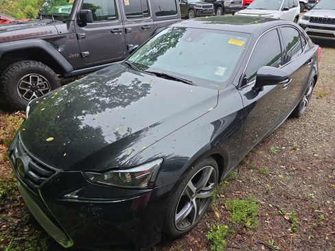 Used 2018 Lexus IS 300 w/ Premium Package RWD image 4