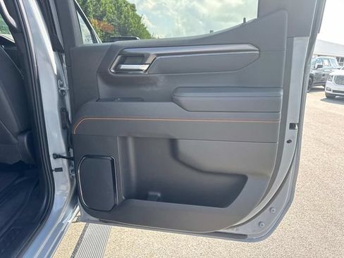 Used 2025 GMC Sierra 1500 AT4 w/ Technology Package AWD/4WD image 22