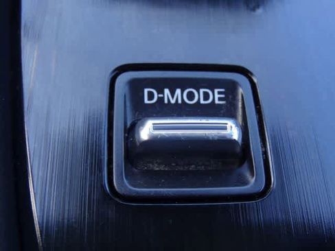 Used 2023 Nissan Rogue SV image 33