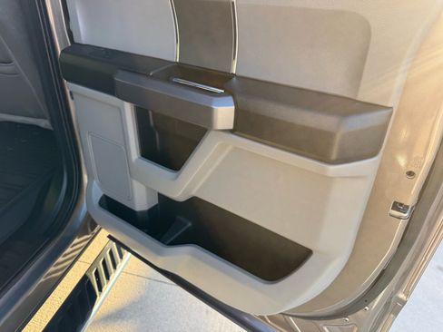 Used 2019 Ford F150 XLT w/ Equipment Group 302A Luxury image 17