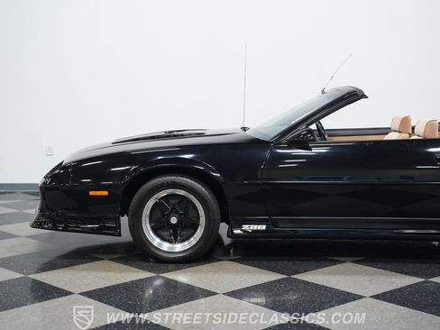 Used 1991 Chevrolet Camaro Z28 RWD image 24