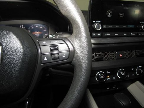 Certified 2025 Honda Accord LX image 6