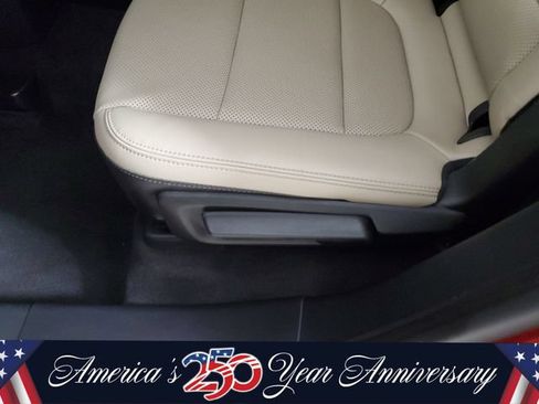 Used 2022 Ford Escape SEL w/ Technology Package FWD image 14