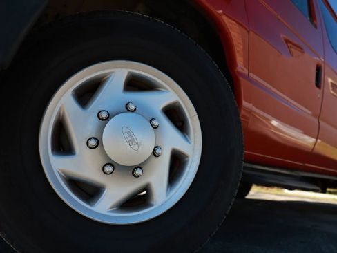 Used 2012 Ford E-350 and Econoline 350 XL image 29