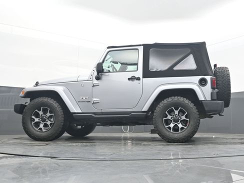 Used 2018 Jeep Wrangler Sahara w/ Connectivity Group image 26
