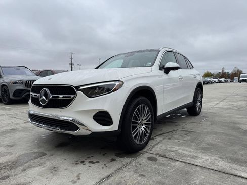 Certified 2025 Mercedes-Benz GLC 300 image 3