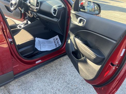 Used 2026 Hyundai Venue SE image 22