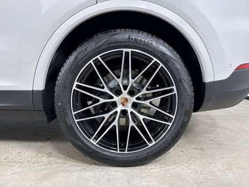 New 2026 Porsche Cayenne Coupe AWD/4WD image 14