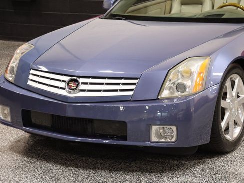 Used 2005 Cadillac XLR RWD image 14