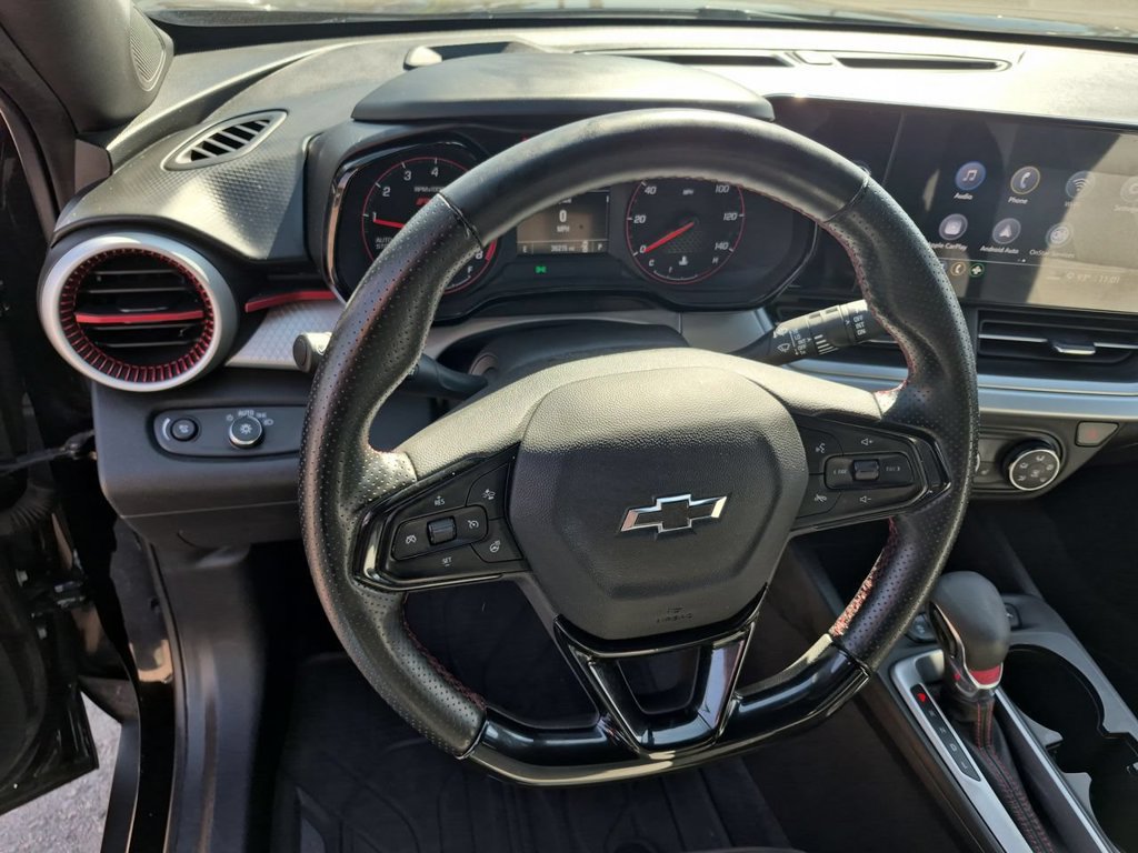 Used 2024 Chevrolet Trax RS FWD image 11