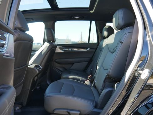 Used 2024 Cadillac XT6 Sport w/ Technology Package image 15