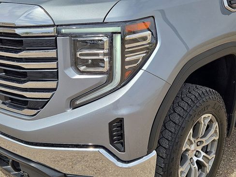 Used 2024 GMC Sierra 1500 SLT AWD/4WD image 9