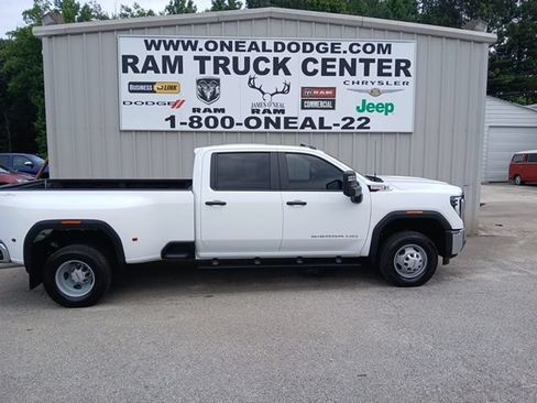 Used 2026 GMC Sierra 3500 Pro AWD/4WD image 2