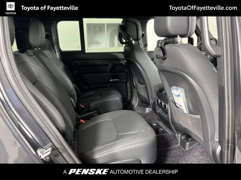 Used 2025 Land Rover Defender 130 X-Dynamic SE AWD/4WD image 8