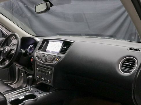 Used 2020 Nissan Pathfinder SL image 9