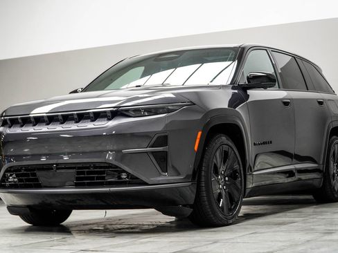 Used 2024 Jeep Wagoneer Launch Edition image 9