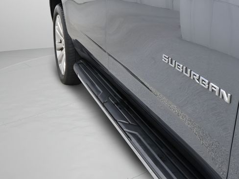 Used 2021 Chevrolet Suburban Premier AWD/4WD image 38