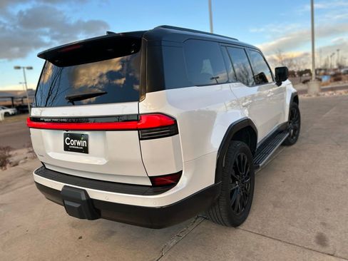 Used 2024 Lexus GX 550 image 5