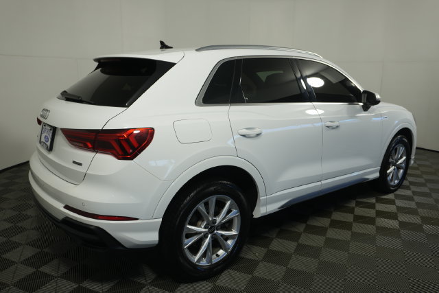 Used 2023 Audi Q3 2.0T Premium AWD/4WD image 3
