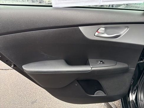 Used 2023 Kia Forte LXS image 36