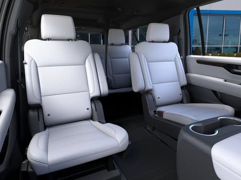 New 2026 Chevrolet Suburban Premier AWD/4WD image 17