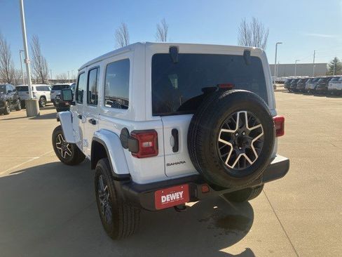 Certified 2025 Jeep Wrangler Sahara image 8