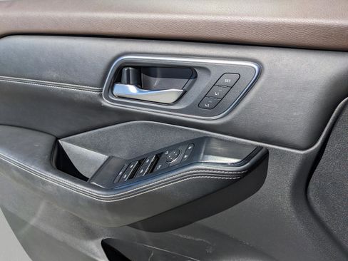 Used 2021 Nissan Rogue Platinum image 24